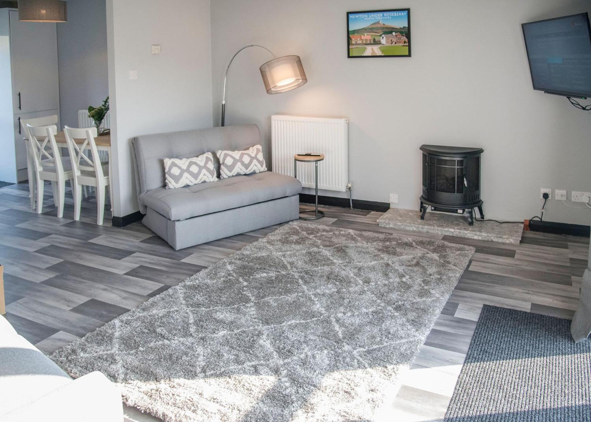White Rose Country Cottages Thormanby 外观 照片